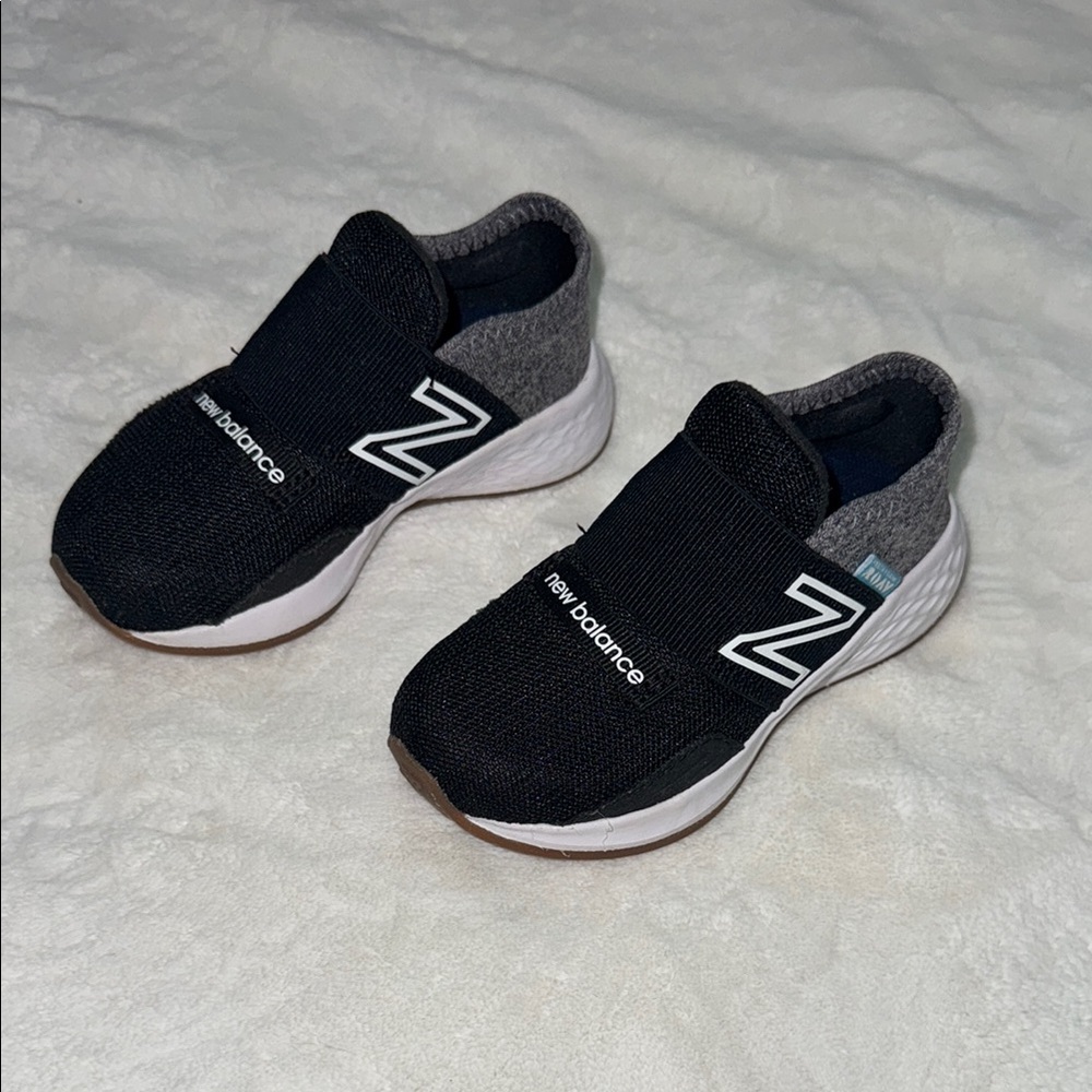 Size 7 New Balance Kids Black and Gray Sneakers